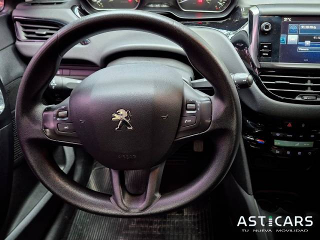 Peougeot 208 Like ¡En excelente estado!  Motor 1.200cc , Año 2016, Unico dueño, Servicios oficiales, 98.000 km.  U$D12.000